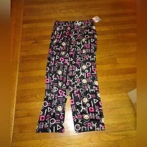 new with tags squid games cozy pajamas size large from netflix